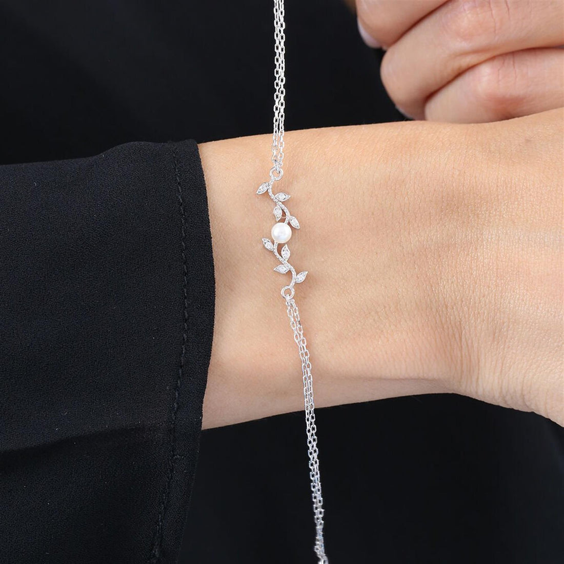 Pearl Spring Flowers Bracelet In Silver