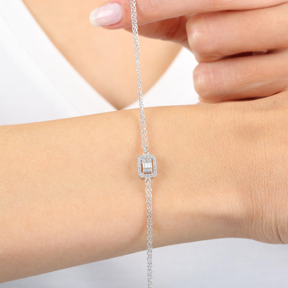 Square Halo Shine Bracelet In Silver
