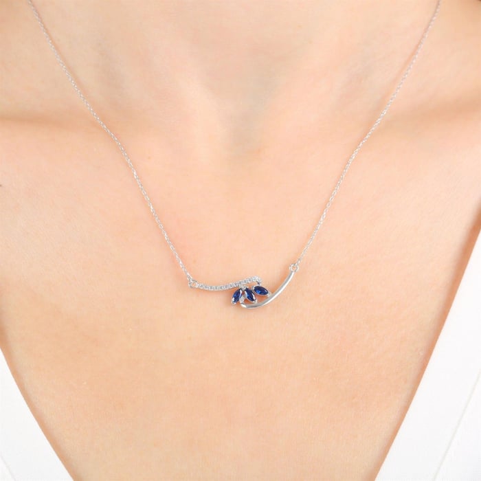 Sapphire Tria Loop Necklace In Silver