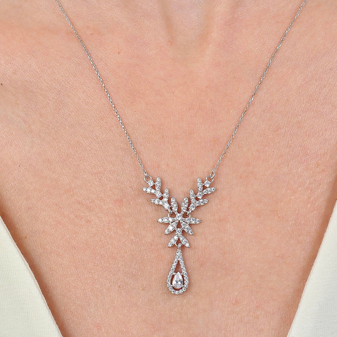 Teardrop Reunion Sparkle Necklace In Silver