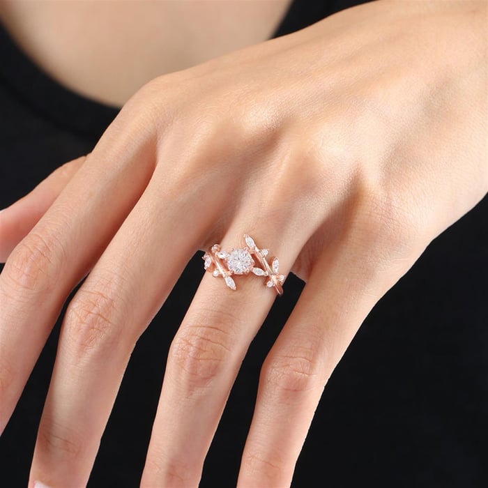 Ivy Crown Solitaire Ring – Rose-Gold