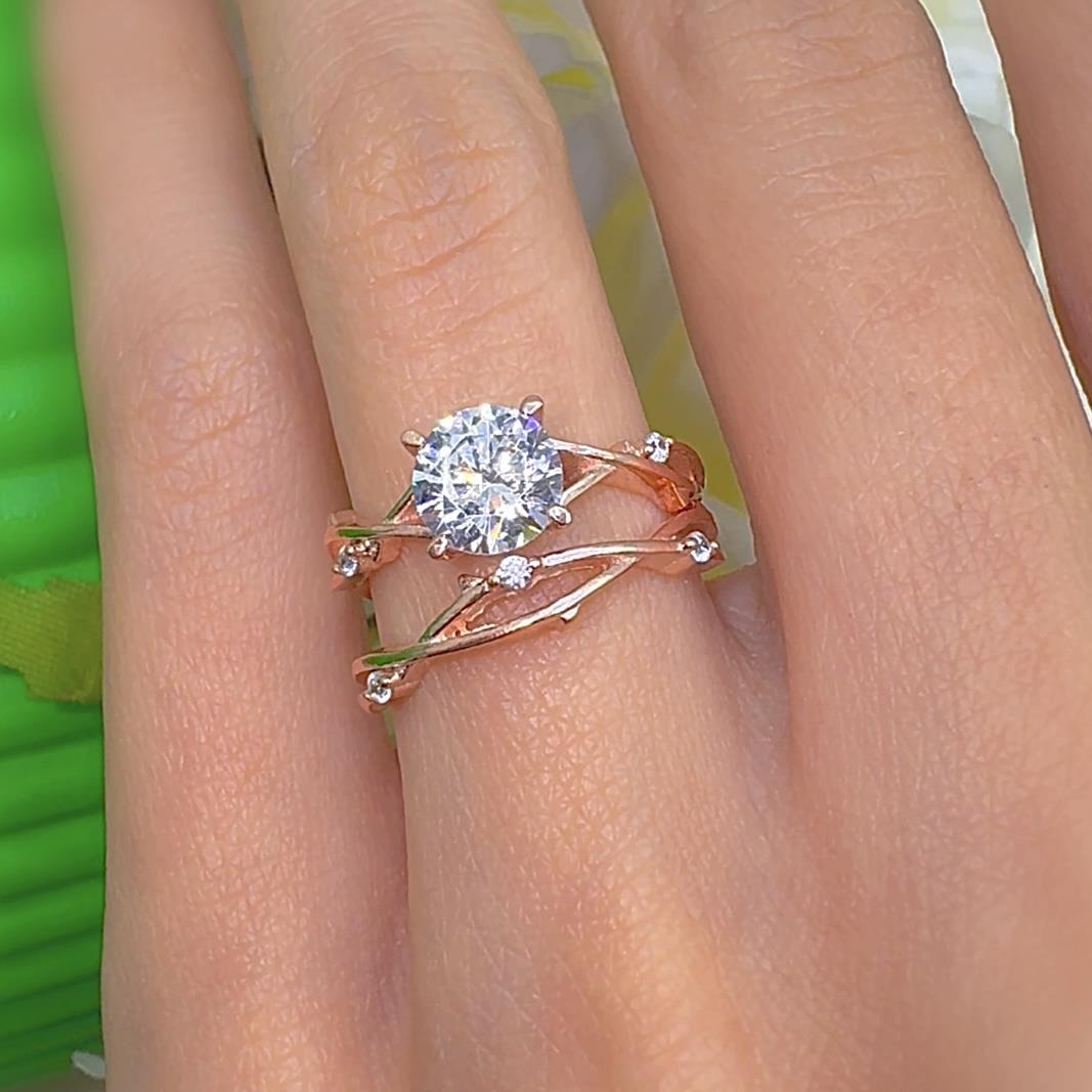 Ivy-Wrapped Solitaire Ring – Rose-Gold