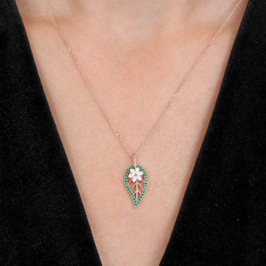 Laurel Leaf Shaped Magnolia Necklace in Rose Gold