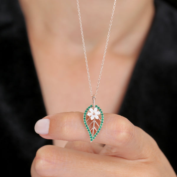 Laurel Leaf Shaped Magnolia Necklace in Rose Gold