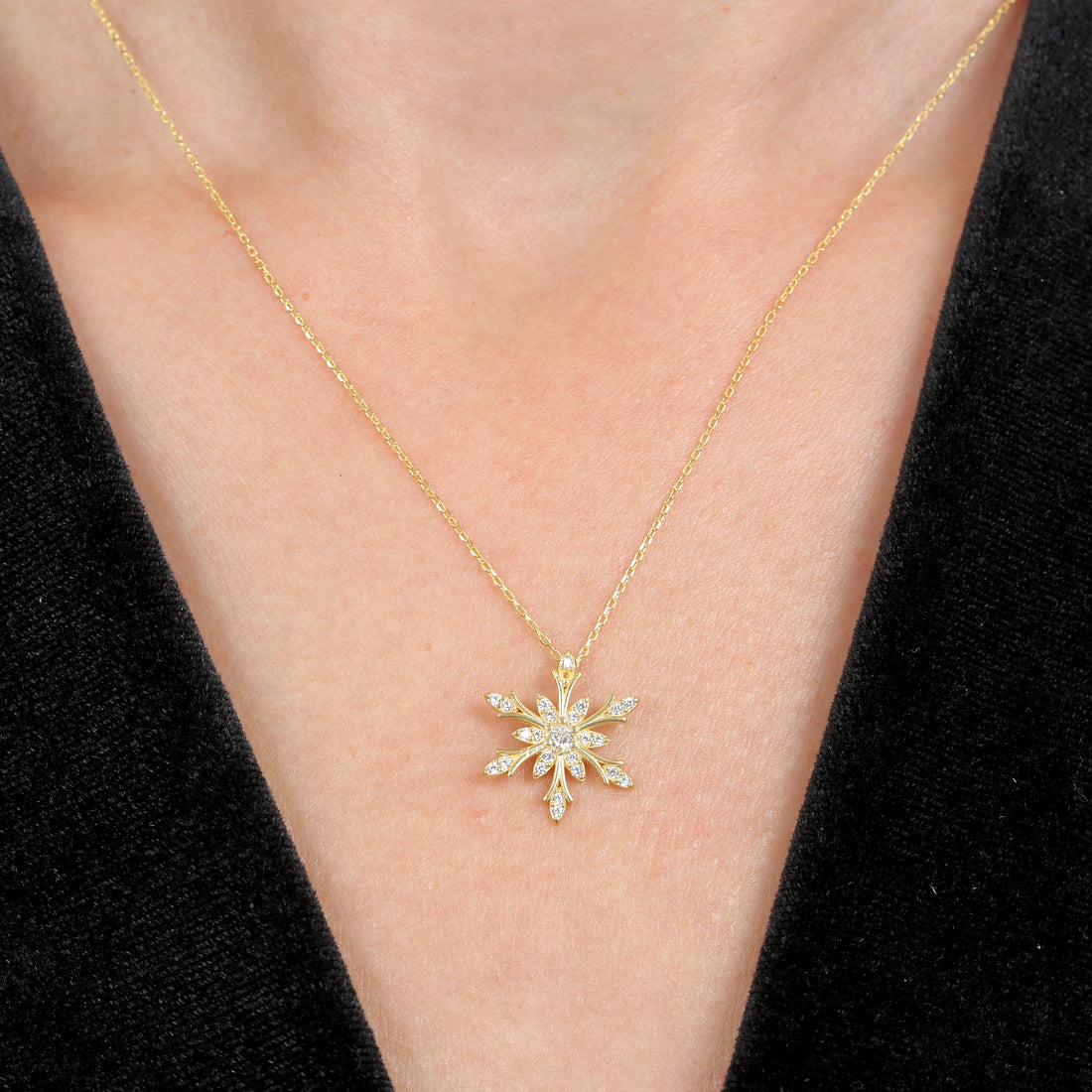 Celestial Bloom Necklace In Gold