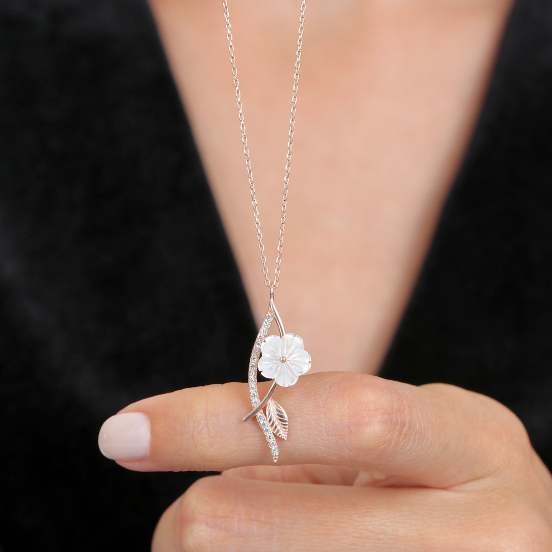 The Whispering Vine Set In Rose Gold
