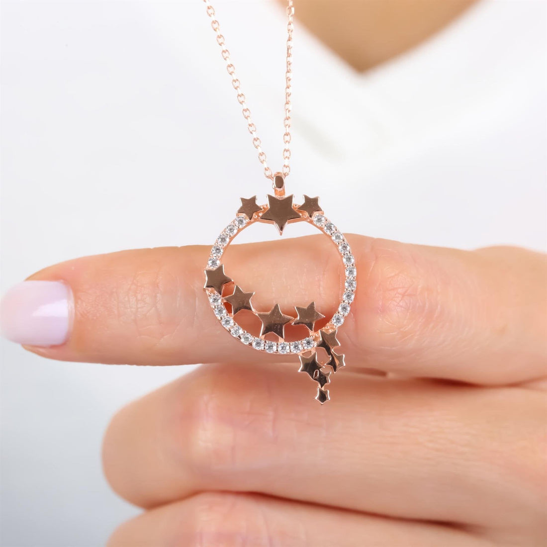 Sparkling Star Rain Circle Necklace In Rose Gold