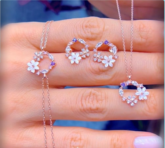 Purple Starburst Flower Set in Rose Gold