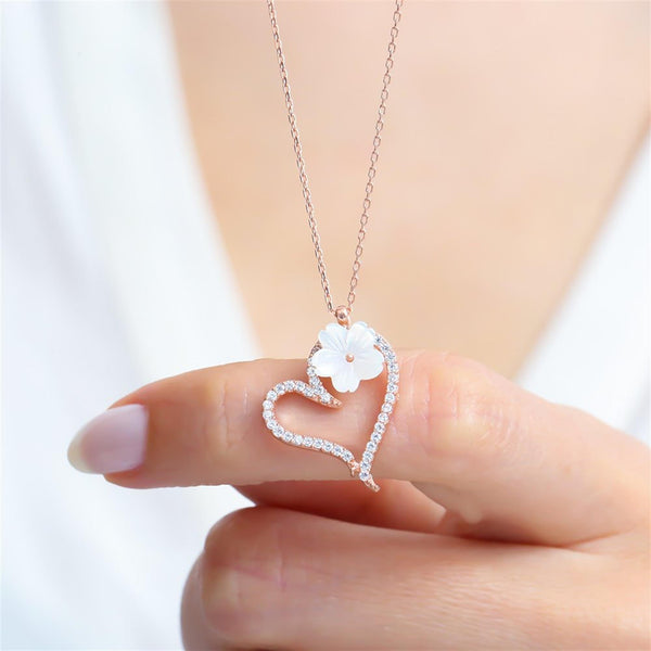 Serene Heart Bloom Necklace In Rose Gold